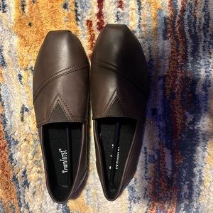 Townforst Women’s Slip and Oil Resistant Nonslip Work Shoes